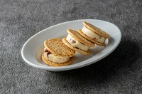 rum-scented cheese sandwich