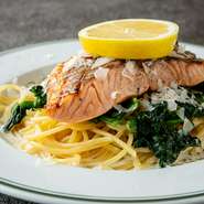 cream pasta with salmon & spinach

ピッツァ食べ放題＆ミニサラダ付