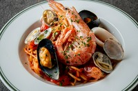 tomato pasta with various seafoods

ピッツァ食べ放題＆ミニサラダ付