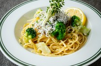 oil pasta with shirasu & broccoli

ピッツァ食べ放題＆ミニサラダ付