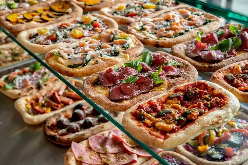ランチ限定『日替り熱々ピッツァ食べ放題』
