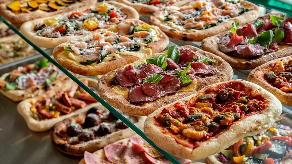 ランチ限定『日替り熱々ピッツァ食べ放題』