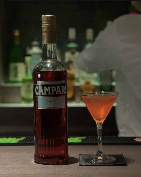 ほろ苦さと爽快さが絶妙に調和した『カンパリソーダ』