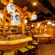 店内中央に食べ放題おでん用カウンターを設置◎