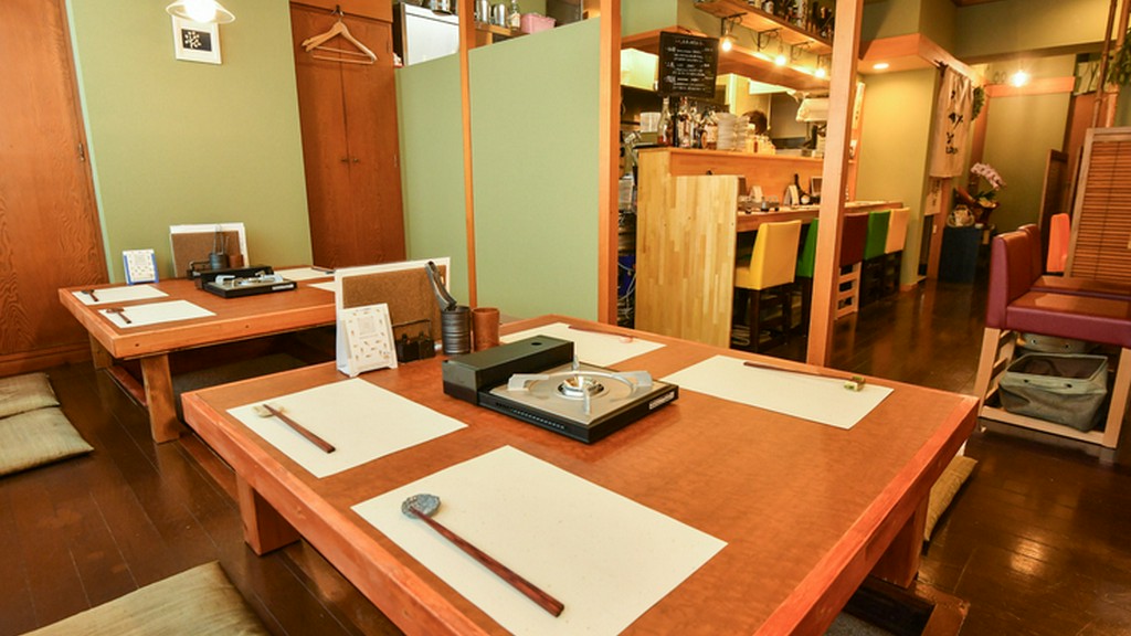 落ち着いた和モダン空間でくつろぎの一時