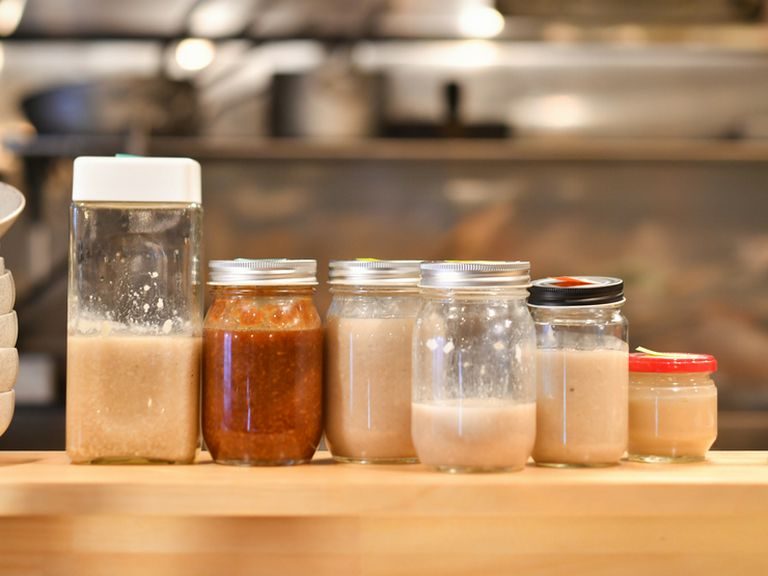 「カクキュー」の八丁味噌をはじめとした、こだわりの発酵食品