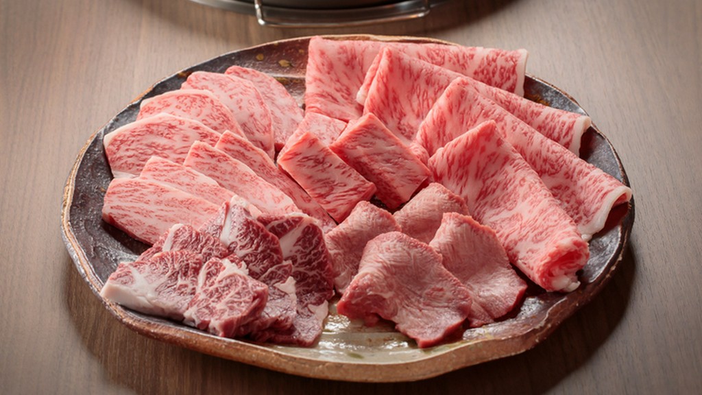 肉に向き合い続けたオーナーが薦める、旨い肉を焼肉で楽しむ