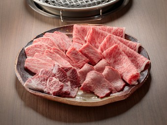 人気・イチオシ部位を食べ比べ『かごまる盛り（4名盛り）』