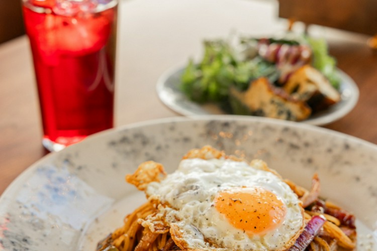 Tomt cafe bistro bar みなとみらい/ビストロ ネット予約可 | ヒトサラ