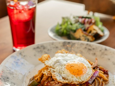 懐かしくて新しい名作パスタ『Tomt特製バルサミコナポリタン』
