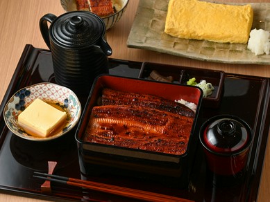 六本木駅すぐ。旨いうなぎをリーズナブルに楽しめるスポット