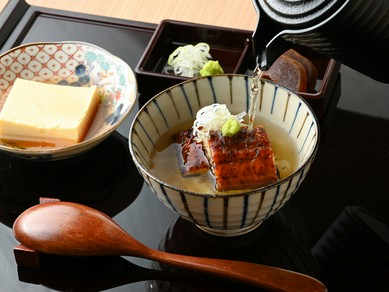 家族連れも利用できるうなぎ店。都内観光にも最適