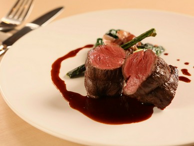 素材の魅力をシンプルに引き出す『肉』