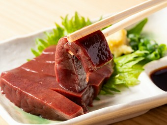 一頭買いで仕入れるA5黒毛和牛のホルモン。濃厚な旨みが味わえる『上レバー』