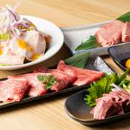 仕入れる牛肉は、店主が確かな目利きで選んだA5ランクの黒毛和牛。その日、一番コンディションの良い肉を厳選しています。部位ごとに異なる、肉本来の魅力を存分に味わうことができます。