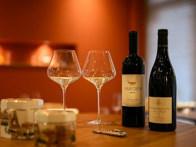 店の料理に合う銘柄を吟味し、気軽に楽しめるスタイルで提供