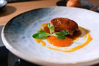 サーロインコースの内容はそのままに、メインのステーキをヒレ肉でご用意いたします。程よくサシが入った柔らかいヒレステーキをご賞味ください。

・別途サービス料10％を頂戴しております