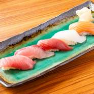 20種類以上の丼メニューの他、ランチ限定のお得なちょい足しメニューも充実！ランチタイムのお食事はもちろん、お昼宴会などもお気軽にご相談ください！