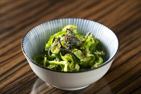 シャキシャキピーマンと胡麻香る秘伝の調理法で
酒のお供にぴったりの逸品です
アクセントの塩昆布が抜群です。