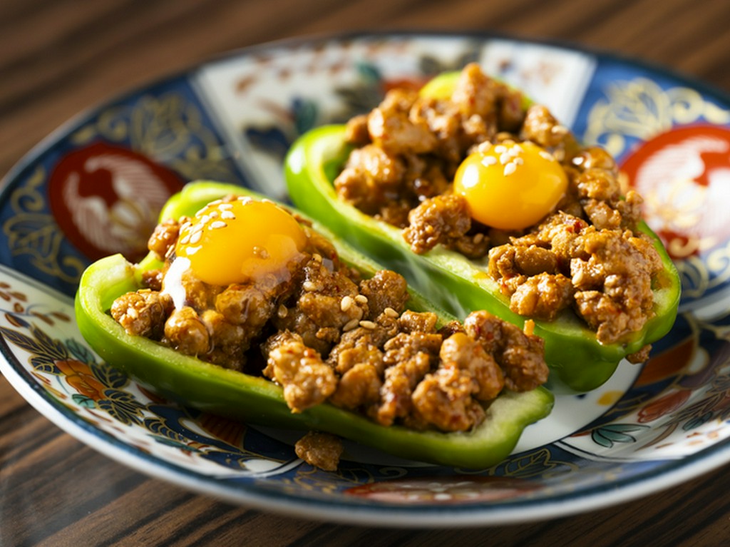 ピリ辛月見肉詰めピーマン