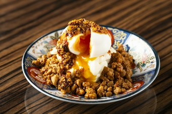 肉そぼろと食べる辣油のポテサラ