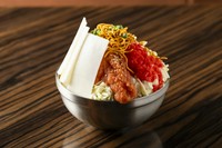 たっぷりの明太子としゃぶしゃぶもちにとろけるチーズとベビスター
たっぷりのキャベツと出汁の効いたもんじゃ生地が人気です
グループでワイワイ盛り上がるメニューで大好評