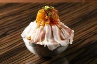 たっぷりの豚バラと韓国旨辛キムチにベビスターと
たっぷりのキャベツと秘伝のコチジャンソースを使ったもんじゃ生地が
マーボー風もんじゃで人気です
グループでワイワイ盛り上がるメニューで大好評