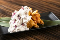 ジューシーな唐揚げに甘酸っぱい南蛮だれを絡めて自家製の柴漬けタルタルソースが絶品です