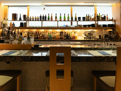 洗練された空間で、食事や会話を心ゆくまで堪能