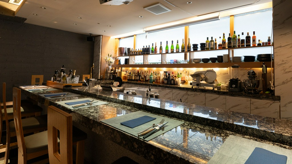 国分町の喧騒から離れてゆったり憩える、大人のためのダイニング