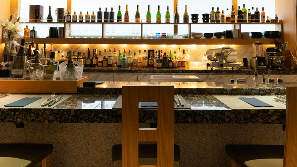 非日常感と落ち着きを兼ね備えた空間で思い思いにくつろげる