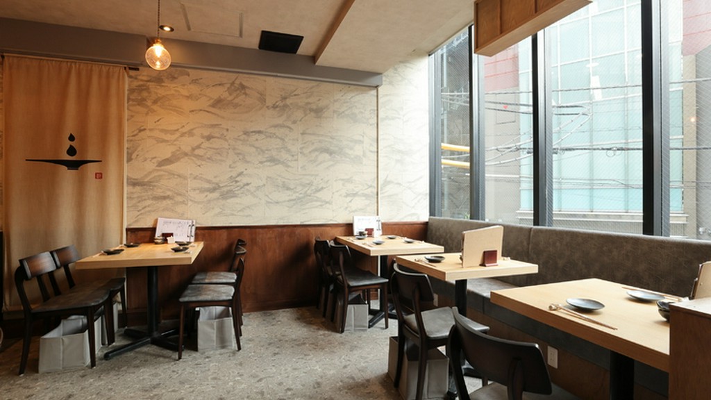 仲間同士やパートナーとの“いつもの一軒”にも最適なお店