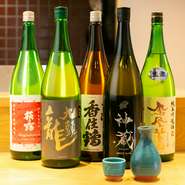 食材同様に、酒も飲み頃の銘柄を厳選。料理に合わせてセレクトされた日本酒は約10種。女性にも飲みやすい梅酒や果実酒もあり。季節の和食をさらに味わい深く楽しむことができます。