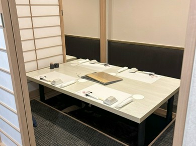 落ち着いた雰囲気の掘りごたつ個室と完全個室