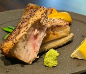 料理長厳選まぐろの大トロや中トロのようななめらかなコラーゲン豊富な脂の旨味がありながらも、しつこすぎず、さっぱりとした味わいも楽しめます。