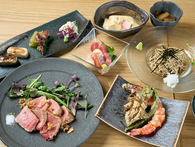 本まぐろのステーキが感動のおいしさ『楓（かえで）コース』　