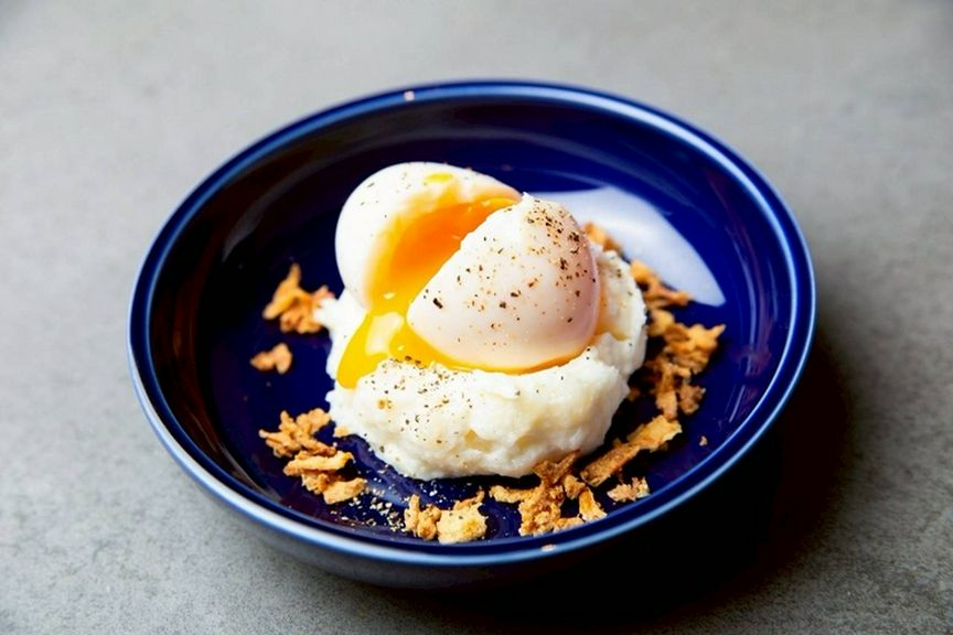 クリーミー&角切りポテトに、ちょっとリッチなトッピング『半熟卵のポテトサラダ』