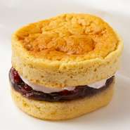 パンケーキフルーツサンド