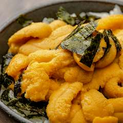 鮮度抜群。毎朝仕入れる旬のうにを楽しむ、うに丼専門店
