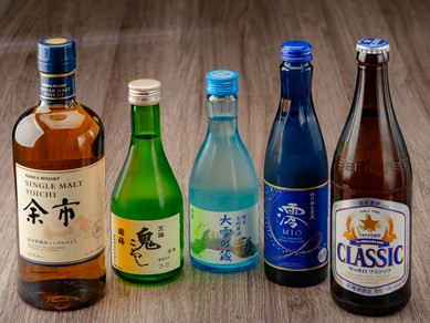 北海道産日本酒をはじめ、うにと楽しみたいお酒も多数