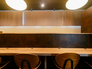 のんびりと食と酒を楽しめる、やわらかなおもてなし