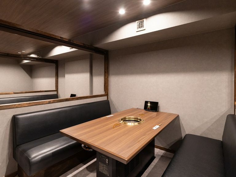 ゆっくりと流れる空気感が魅力的。落ち着いた色調の店内