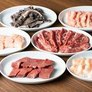 店名にも使用されたタン・ハラミはもちろん、赤身肉やホルモンなど、店主の目利きで厳選した“旨い焼肉”を堪能できます。上質な黒毛和牛を使用し、メニューも豊富にラインナップされています。