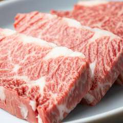 和牛の甘みや濃厚な旨みを堪能。国産黒毛和牛のハラミ肉を、分厚くカット『特選厚切りハラミ120g』