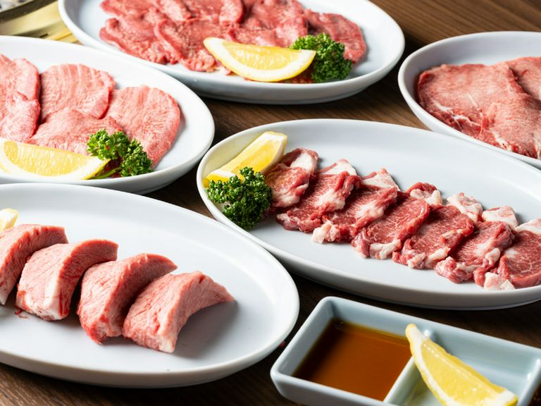 精肉店で修業を重ねた店主が厳選。最高級の国産黒毛和牛を使用