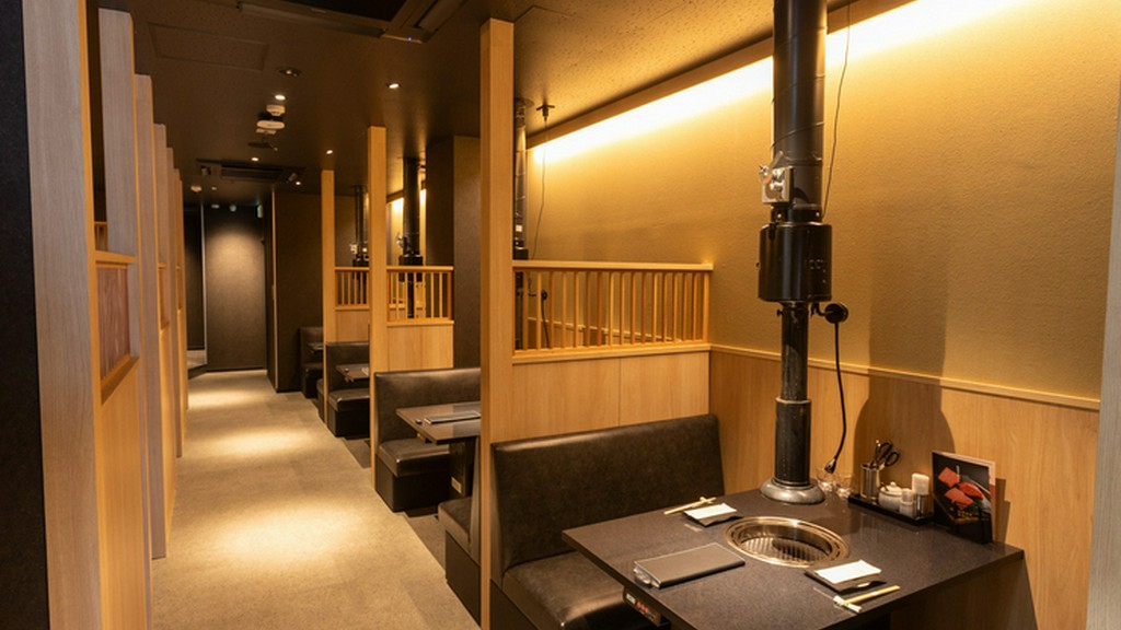 極上の焼肉と洗練されたサービス。上質な雰囲気の店内