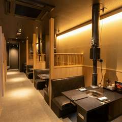 極上の焼肉と洗練されたサービス。上質な雰囲気の店内