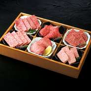 厳選された特選佐賀牛と、佐賀牛の希少部位、厚切り肉の盛り合わせ。6連の木箱に盛り合わせることで、見た目もシズル感のあるセットです。豪華な焼肉の饗宴を心ゆくまで堪能あれ。