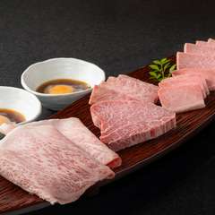 五感で楽しめる逸品。佐賀唐津産のA4・A5ランク佐賀牛だけの盛り合わせ『佐賀牛Royalセット』