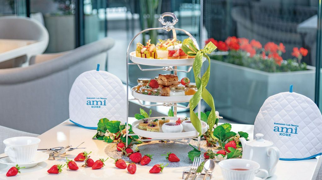 海を眺めながらの優雅なアフタヌーンティーを自然体で楽しめる